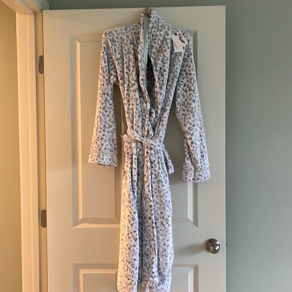 Jessica Simpson velour robe NWT s/m